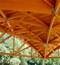 Particolare della nuova struttura di copertura della pista di ballo nel parco di Villa Montalvo