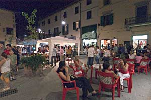 Campi estate 2006 - bar all'aperto in piazza Matteotti
